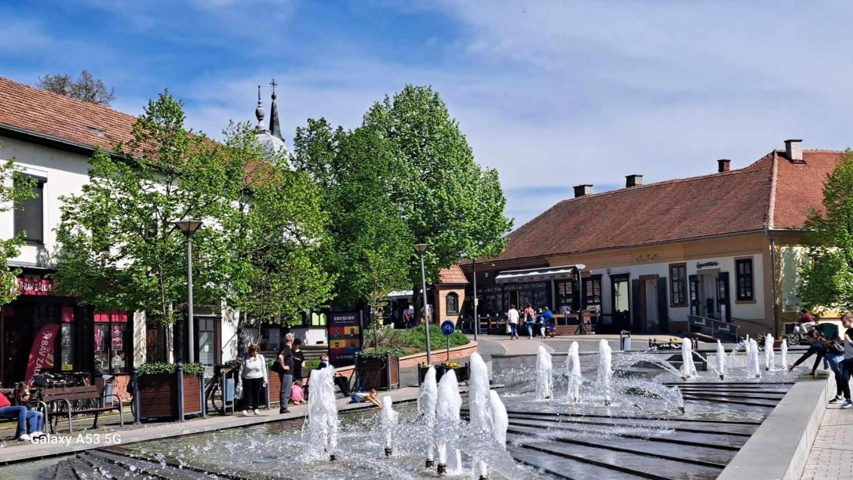 Viktoria Apartman Gyula Exterior foto
