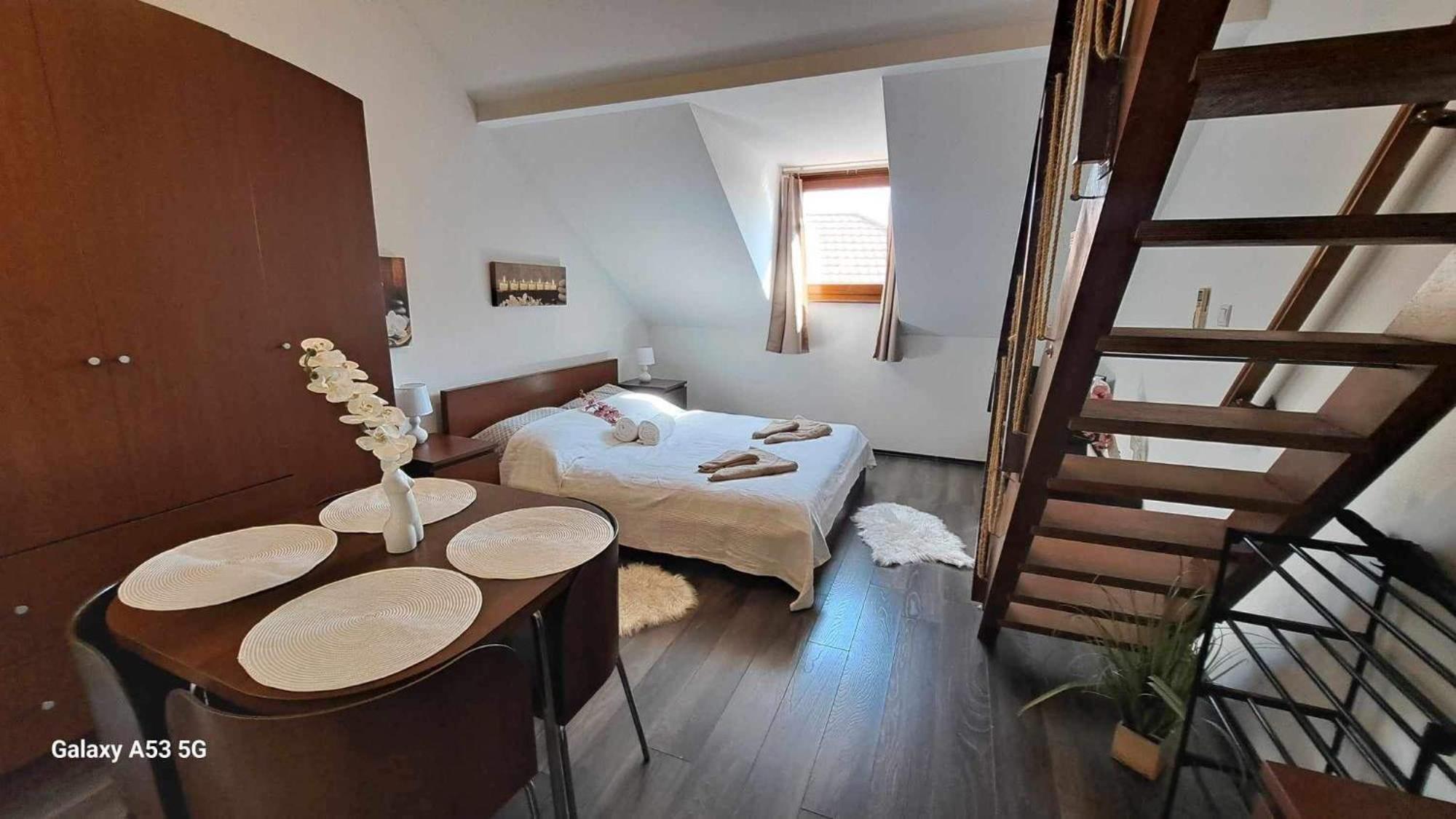 Viktoria Apartman Gyula Exterior foto